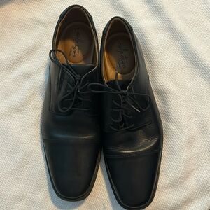 Clark’s Collection Tilden Cap Black Leather Men’s Oxford Dress Shoe. Size 9.5.